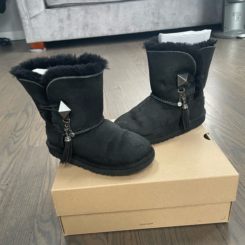 UGG Kids Lillian Suede Boot - Black - Size 13